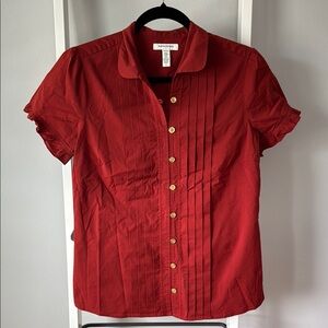Banana Republic Burnt Red Button-Up Ladies Shirt gold buttons pleated size M